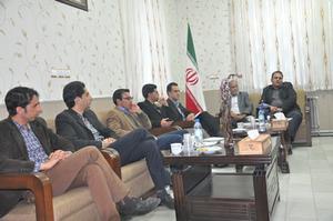 نشست صمیمی مدرسین مراکز آموزش عالی شهرستان خاتم با فرماندار 