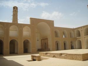 بازدید استاندار یزد از مسجد جامع ابرکوه