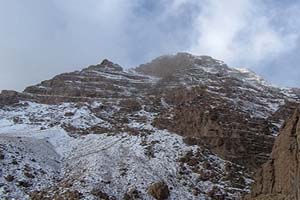 صعود کوهنوردان یزدی به قله شیرکوه به مناسبت دهه مبارک فجر