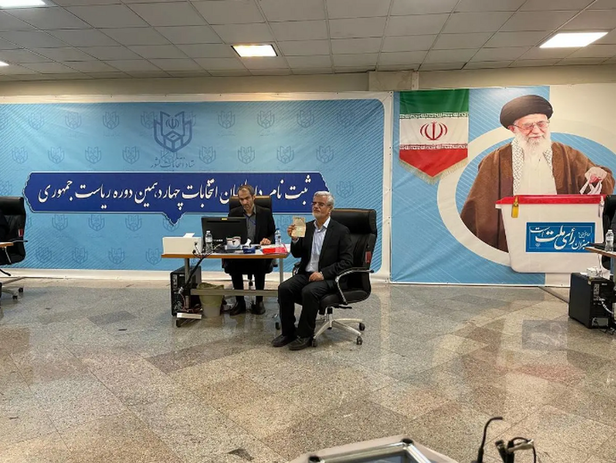فیلم| ثبت‌نام محمود صادقی در انتخابات ریاست جمهوری