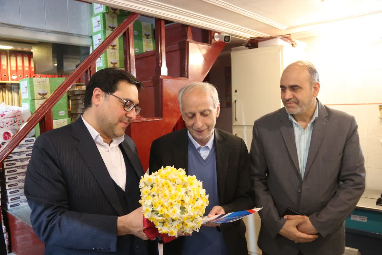قدردانی فرماندار یزد از خدمات ۵۰ساله حاج خلیفه محمدعلی جلائی