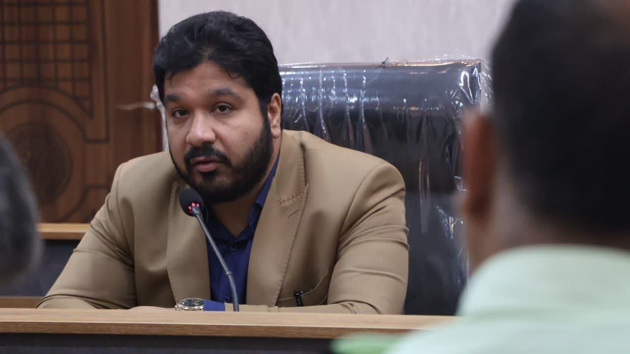 دستگیری سارق سریالی وسایل بیش از ۱۰۰ خودرو در یزد و مهریز دستگیری سارق سریالی وسایل بیش از ۱۰۰ خودرو در یزد و مهریز