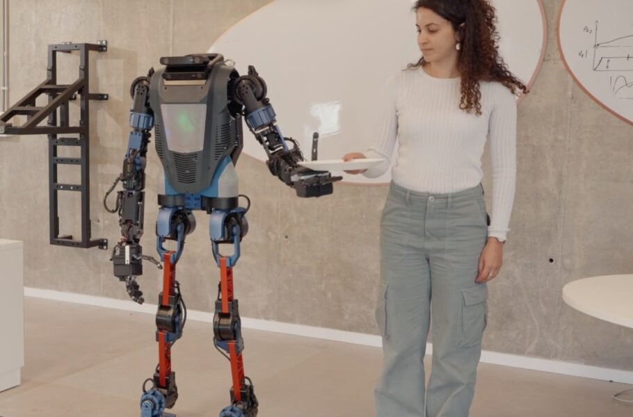 فیلم| ربات انسان‌نمای Menteebot با قابلیت درک زبان طبیعی معرفی شد