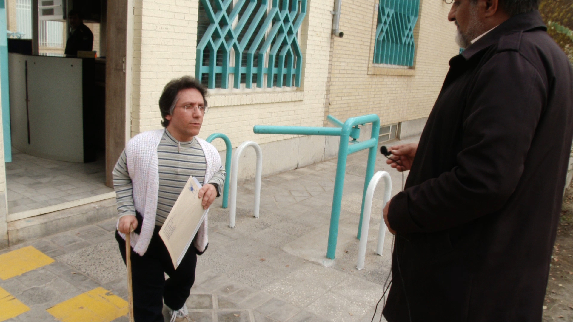 فیلم:در روز جهانی معلولین یک معلول یزدی برای انتخابات مجلس از حوزه یزد و اشکذر  ثبت نام کرد