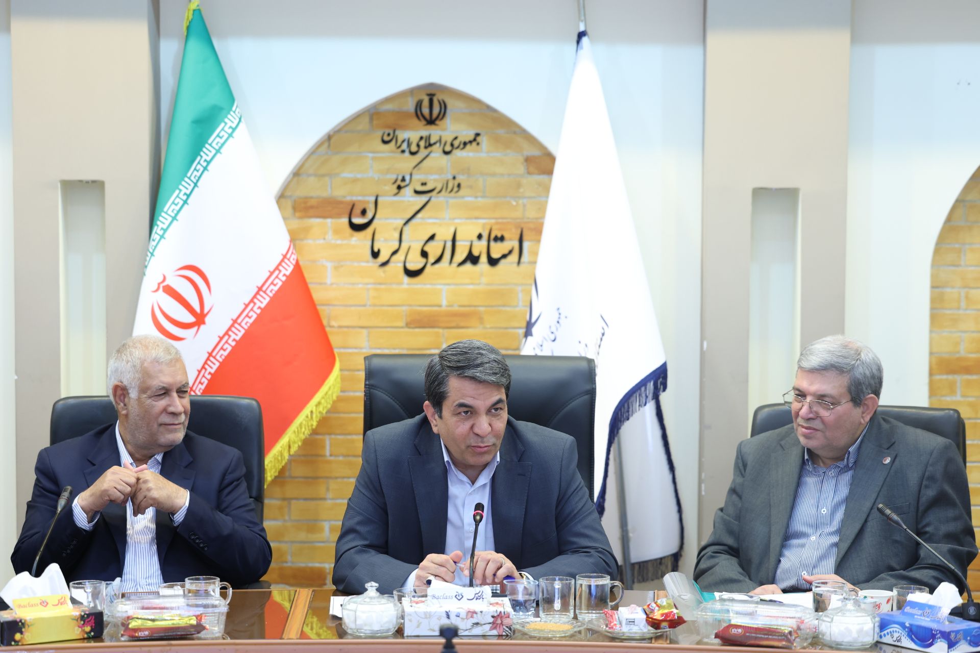 سالمندان را سرمایه اجتماعی فرهنگی و هویتی جامعه میدانیم/ لزوم تقویت مراکز روزانه سالمندان در استان سالمندان را سرمایه اجتماعی فرهنگی و هویتی جامعه میدانیم/ لزوم تقویت مراکز روزانه سالمندان در استان