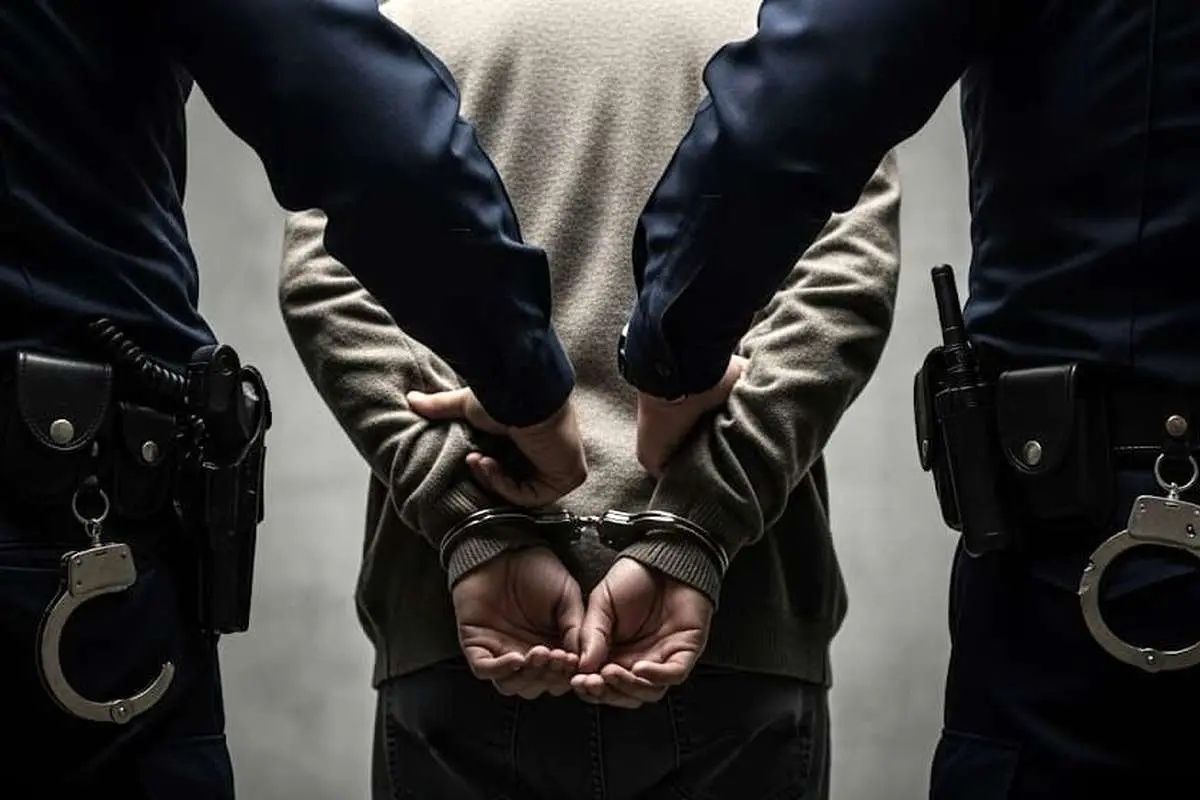 کشف مهمات جنگی در اشکذرِ یزد/ متهم مسلح دستگیر شد کشف مهمات جنگی در اشکذرِ یزد/ متهم مسلح دستگیر شد