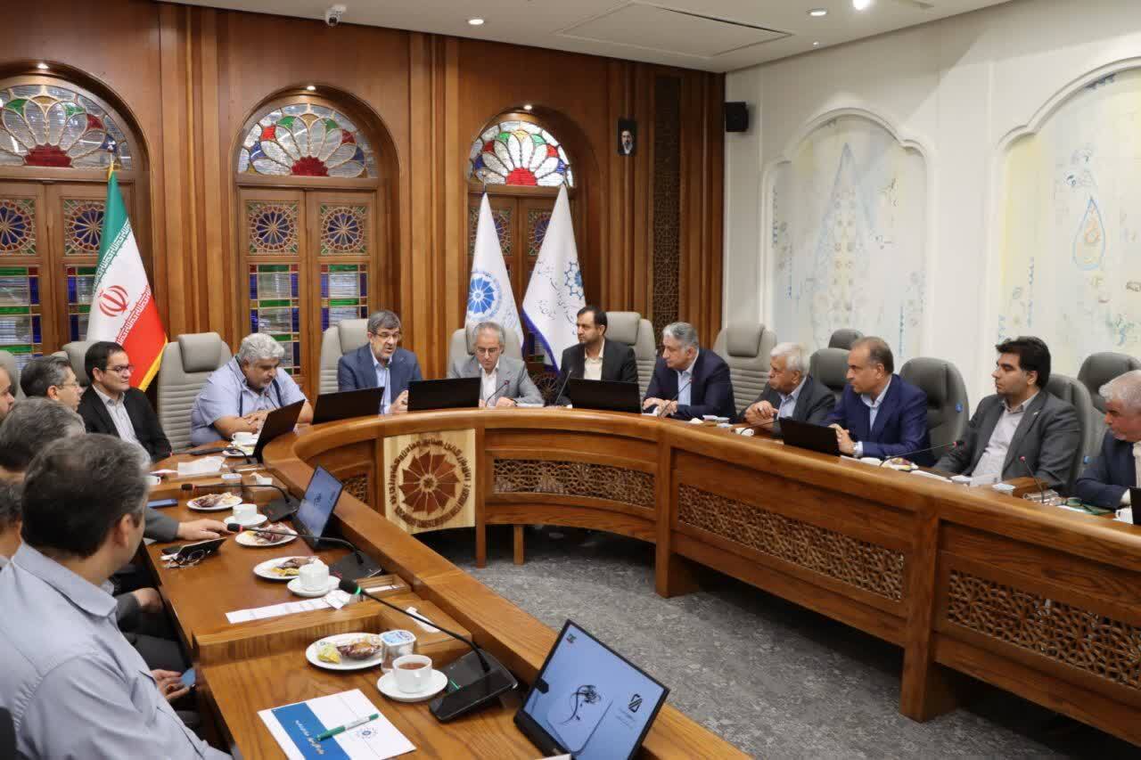 تأکید بر رفع موانع ارزی و بانکی صادرکنندگان در نشست گفتگوی دولت و بخش خصوصی یزد تأکید بر رفع موانع ارزی و بانکی صادرکنندگان در نشست گفتگوی دولت و بخش خصوصی یزد