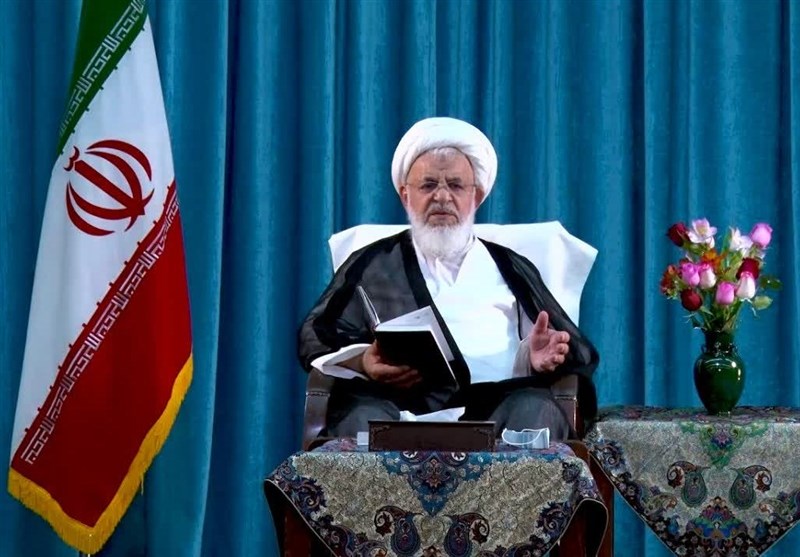 کارخانه‌ها به ارتقاء و شکوفایی قشر کارگر کمک کنند