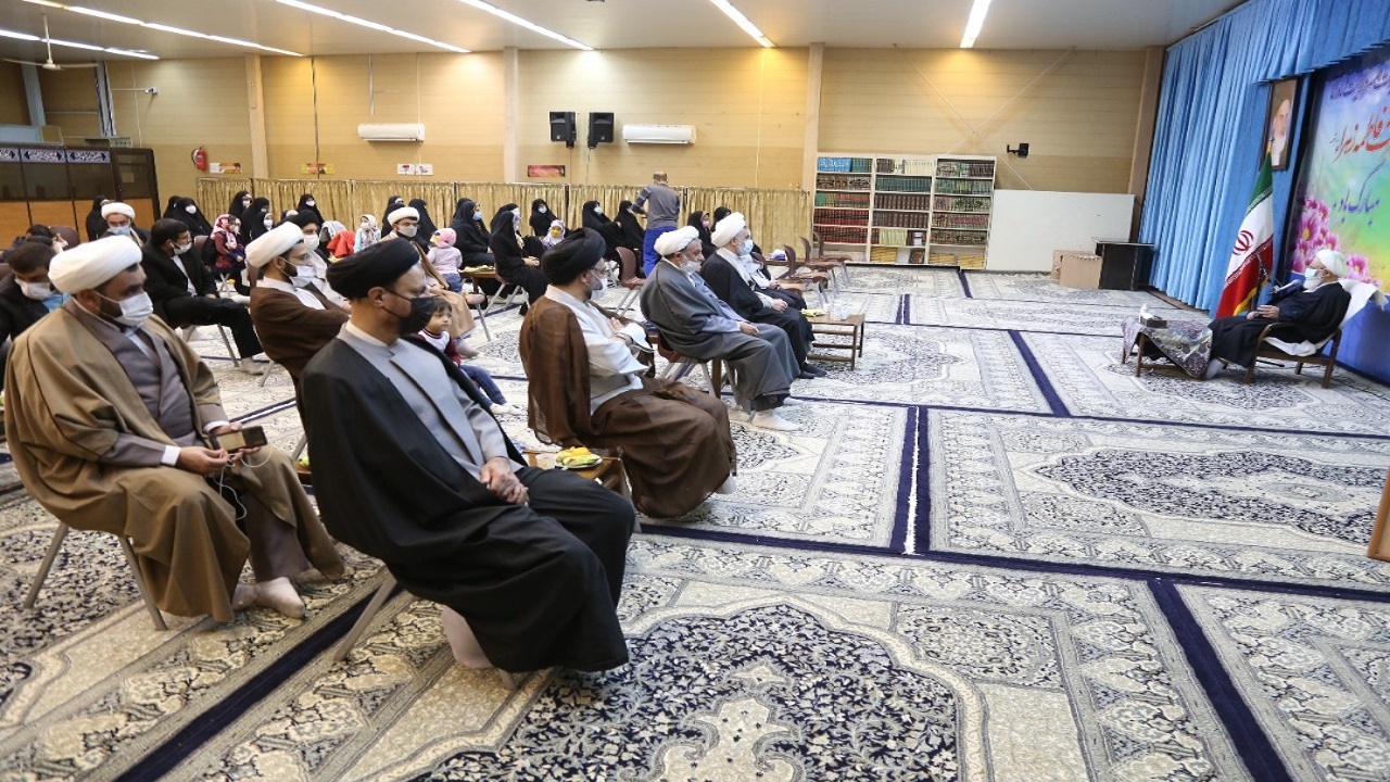 وفاداری حضرت زهرا (س) الگویی برای زنان جامعه