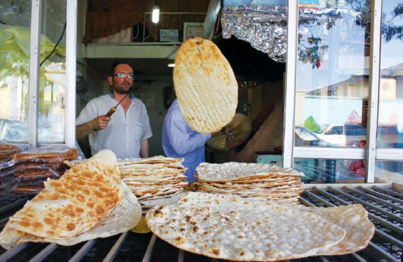 رییس اتاق اصناف یزد: دولت به مطالبات نانوایان رسیدگی کند