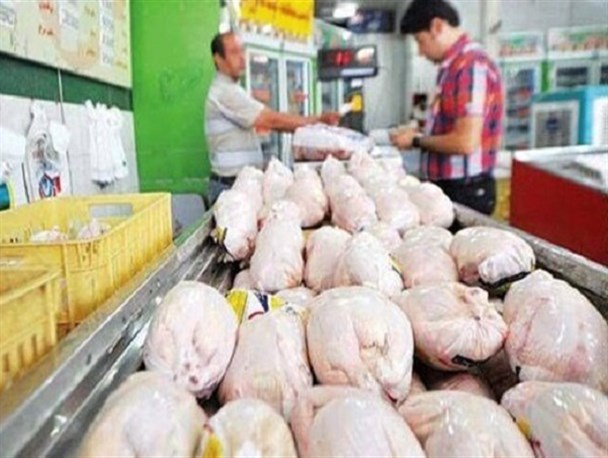 توزیع مرغ بیش از نیاز روزانه استان یزد در حال انجام است