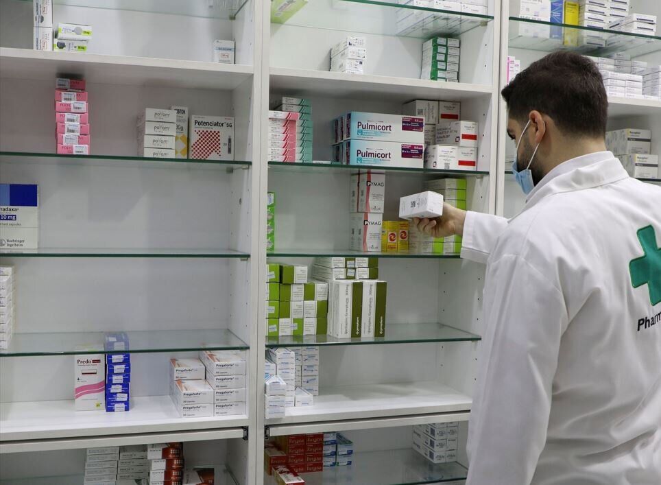 مجازات «تعطیلی موقت داروخانه» از نظامنامه توزیع و عرضه دارو حذف شد مجازات «تعطیلی موقت داروخانه» از نظامنامه توزیع و عرضه دارو حذف شد