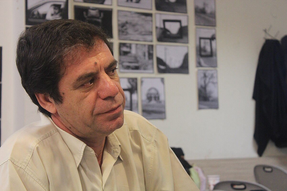 جنگ یک کارتپستال فانتزی نیست جنگ یک کارتپستال فانتزی نیست