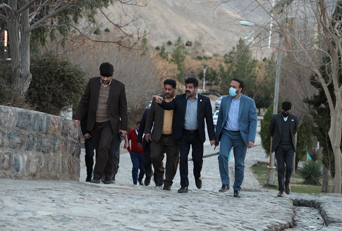بازدید میدانی شهردار یزد ومعاون خدمات شهری شهرداری یزد از پارک کوهستان
