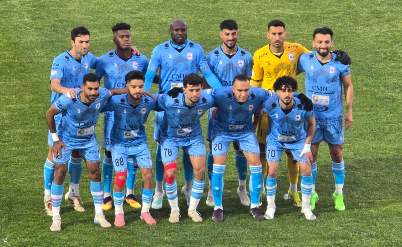 توقف چادرملو در خانه