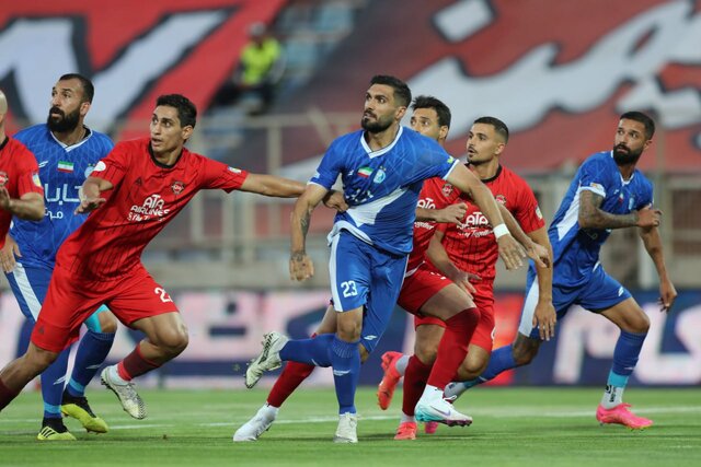 استقلال و تراکتور وارد یزد شدند