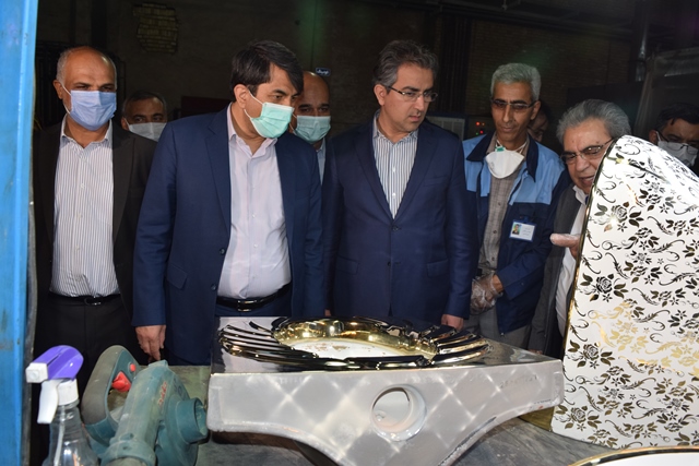 بازدید رییس سازمان صنعت ، معدن وتجارت به همراه استاندار یزد  ازواحد کاشی و سرامیک امرتات سرام بمناسبت هفته کار و کارگر