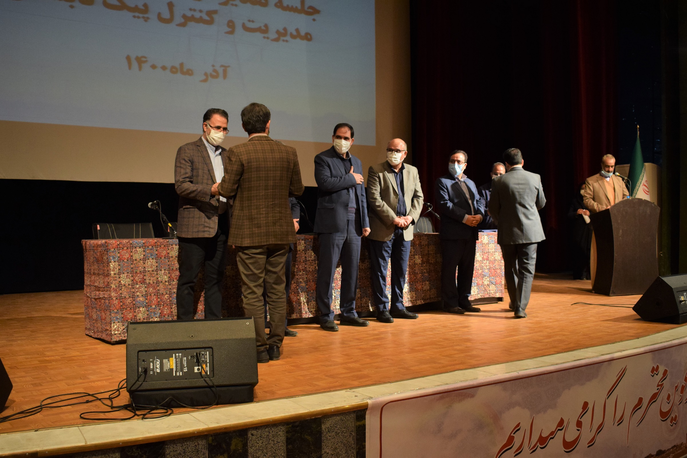گذر از پیک بار تابستان 1400 با همراهی صنایع استان یزد میسر شد /  چالش تامین سوخت برای تولید برق در زمستان 1400