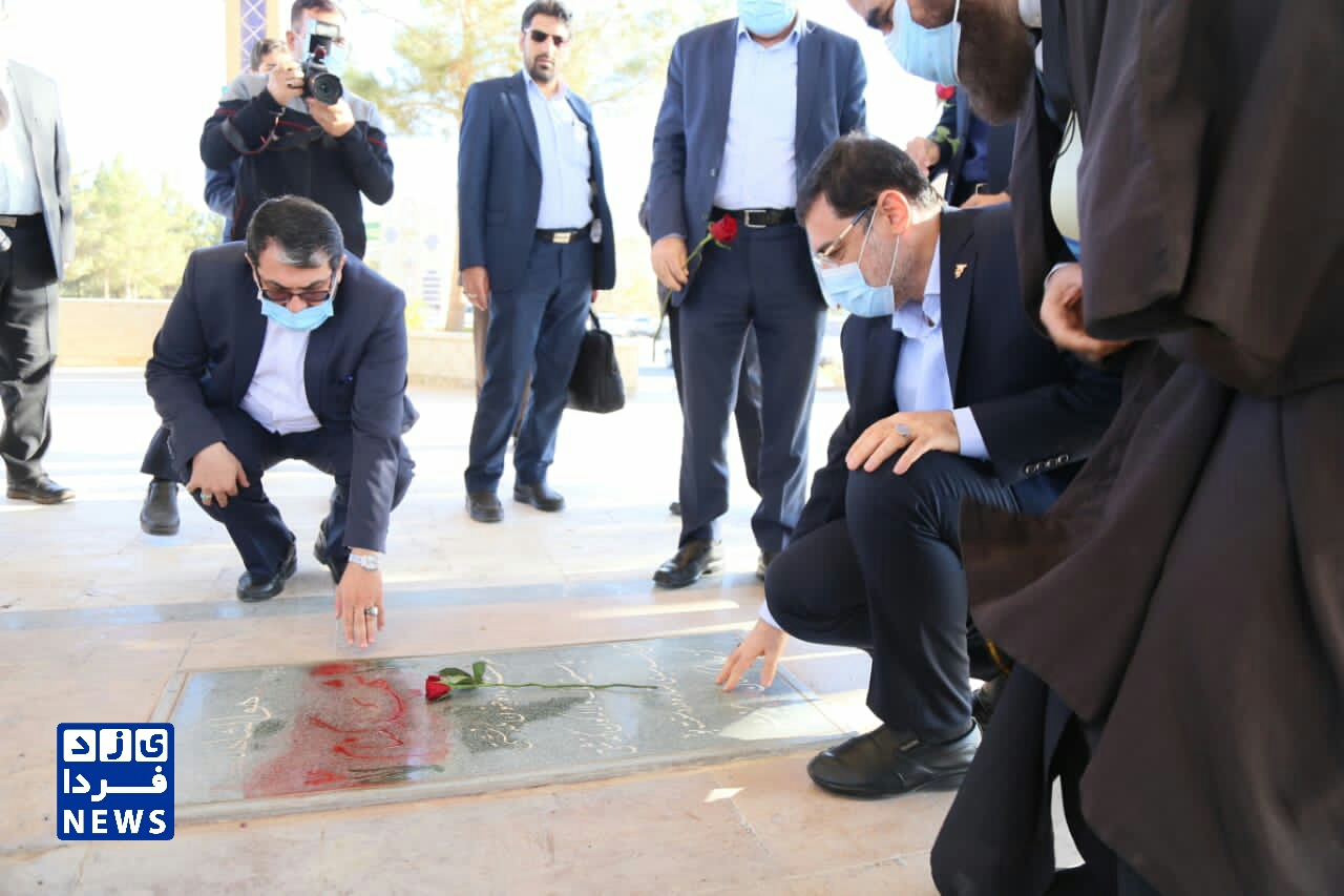 رئیس بنیاد شهید به مقام شامخ شهدای یزد ادای احترام کرد