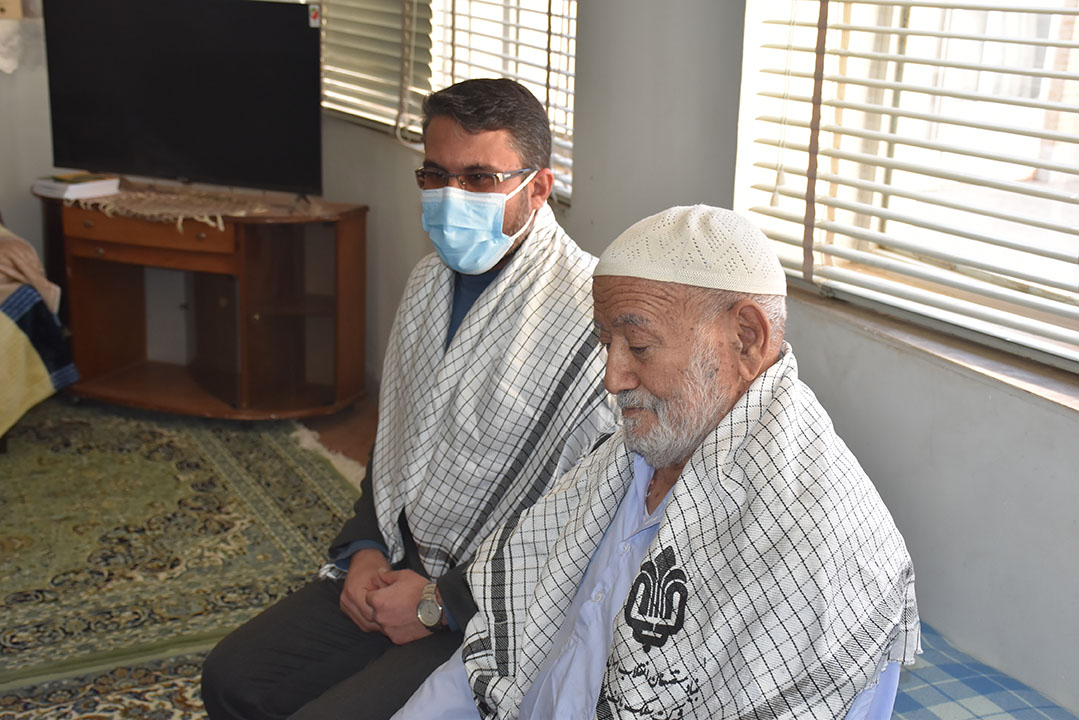 دیدار با خانواده شهدا انگیزه خدمت را در مسئولین دوچندان می کند