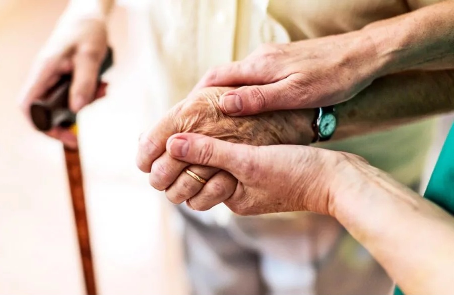 گجتی پوشیدنی که نشانه‌های فرتوتی در سالمندان را شناسایی می‌کند